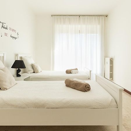 Alessia'S Flat- Sondrio M3 Apartment Milan Bagian luar foto