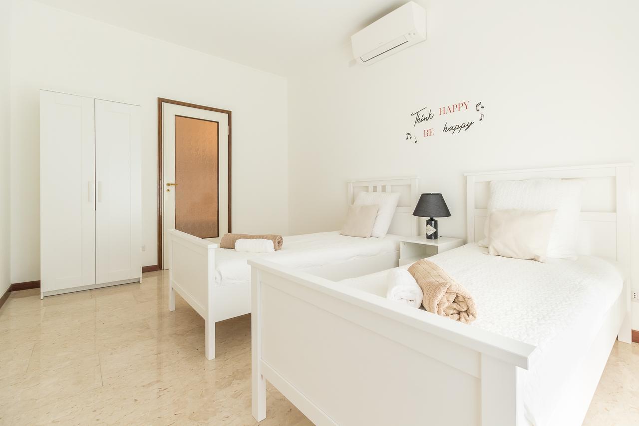 Alessia'S Flat- Sondrio M3 Apartment Milan Bagian luar foto