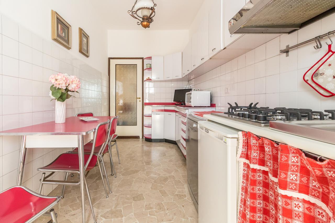 Alessia'S Flat- Sondrio M3 Apartment Milan Bagian luar foto