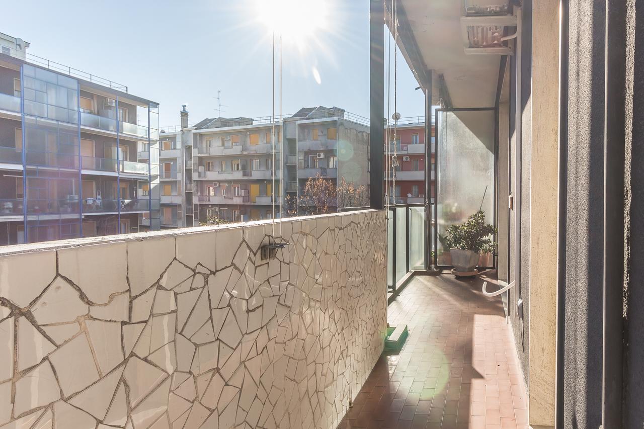 Alessia'S Flat- Sondrio M3 Apartment Milan Bagian luar foto
