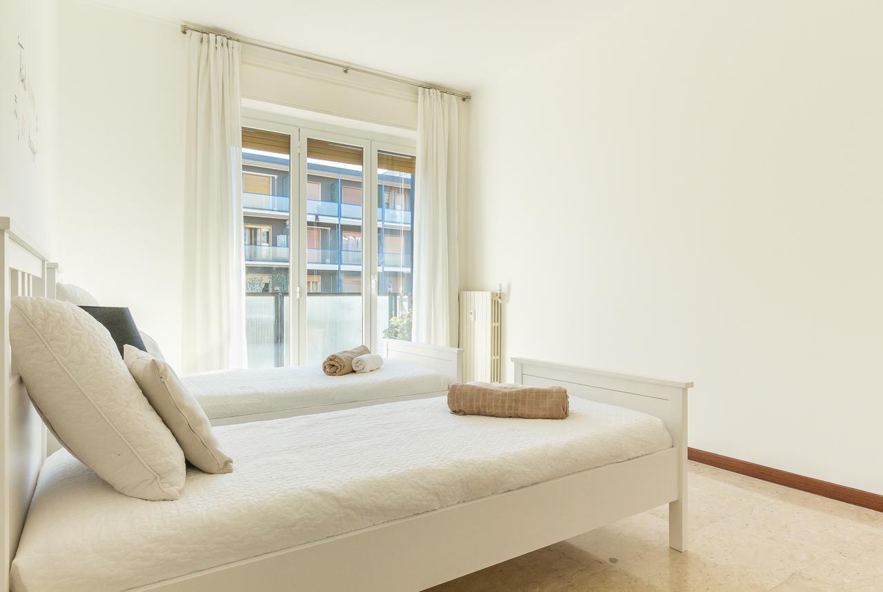Alessia'S Flat- Sondrio M3 Apartment Milan Bagian luar foto